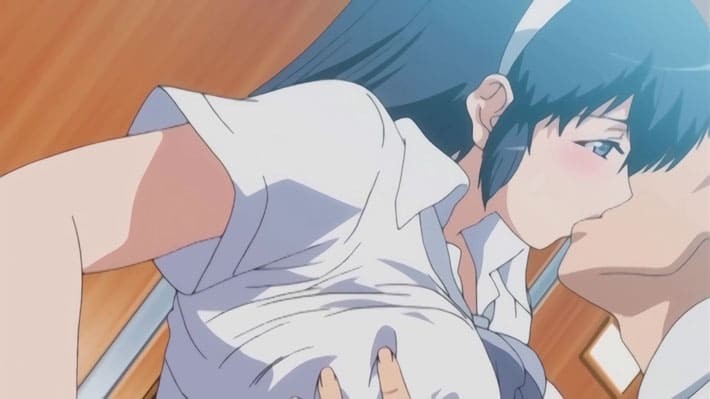 【エロアニメ】好きな幼馴染の背後でノーパン授業に耐えた放課後。下着を取り戻す為に更衣室へ向かうと待ち伏せた男に秘部を撮られ初めての口唇を奪われた。